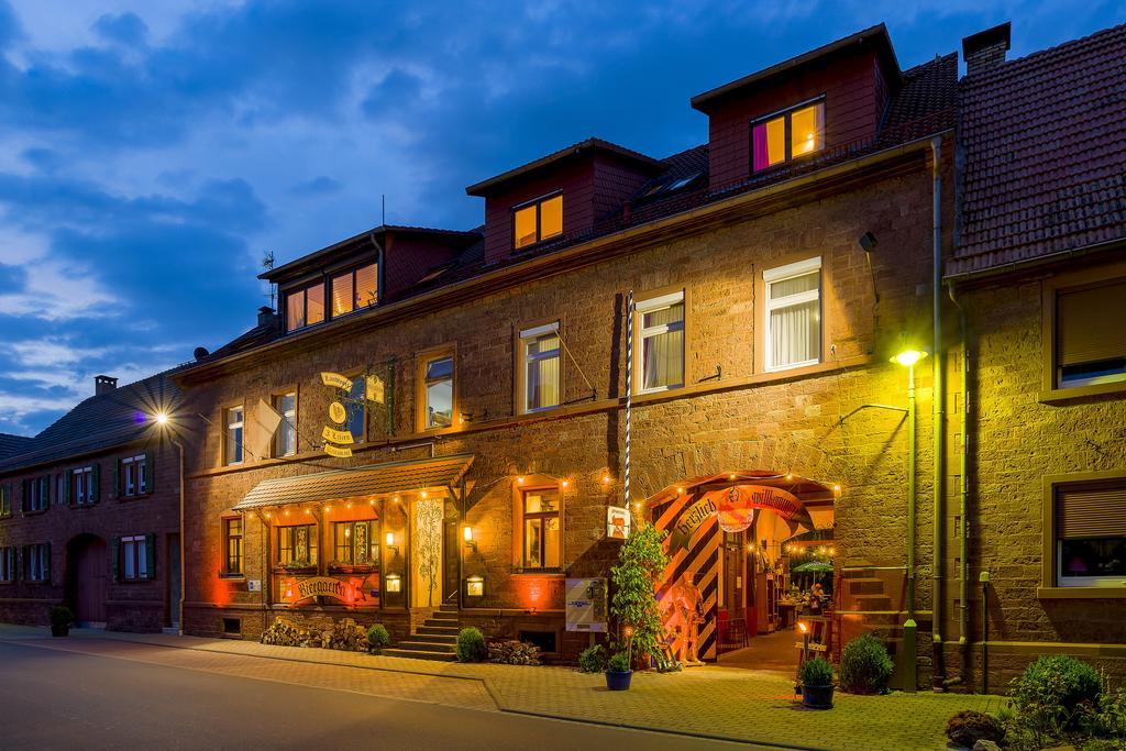 Gasthaus & Hotel Drei Lilien Werbach Exterior foto
